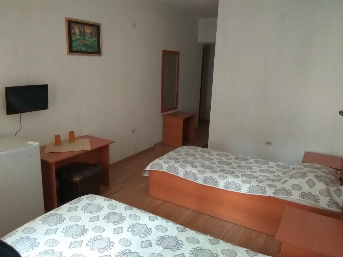 Family Hotel Blazhi Сандански Экстерьер фото